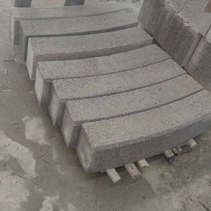 天水芝麻白弧形路牙石