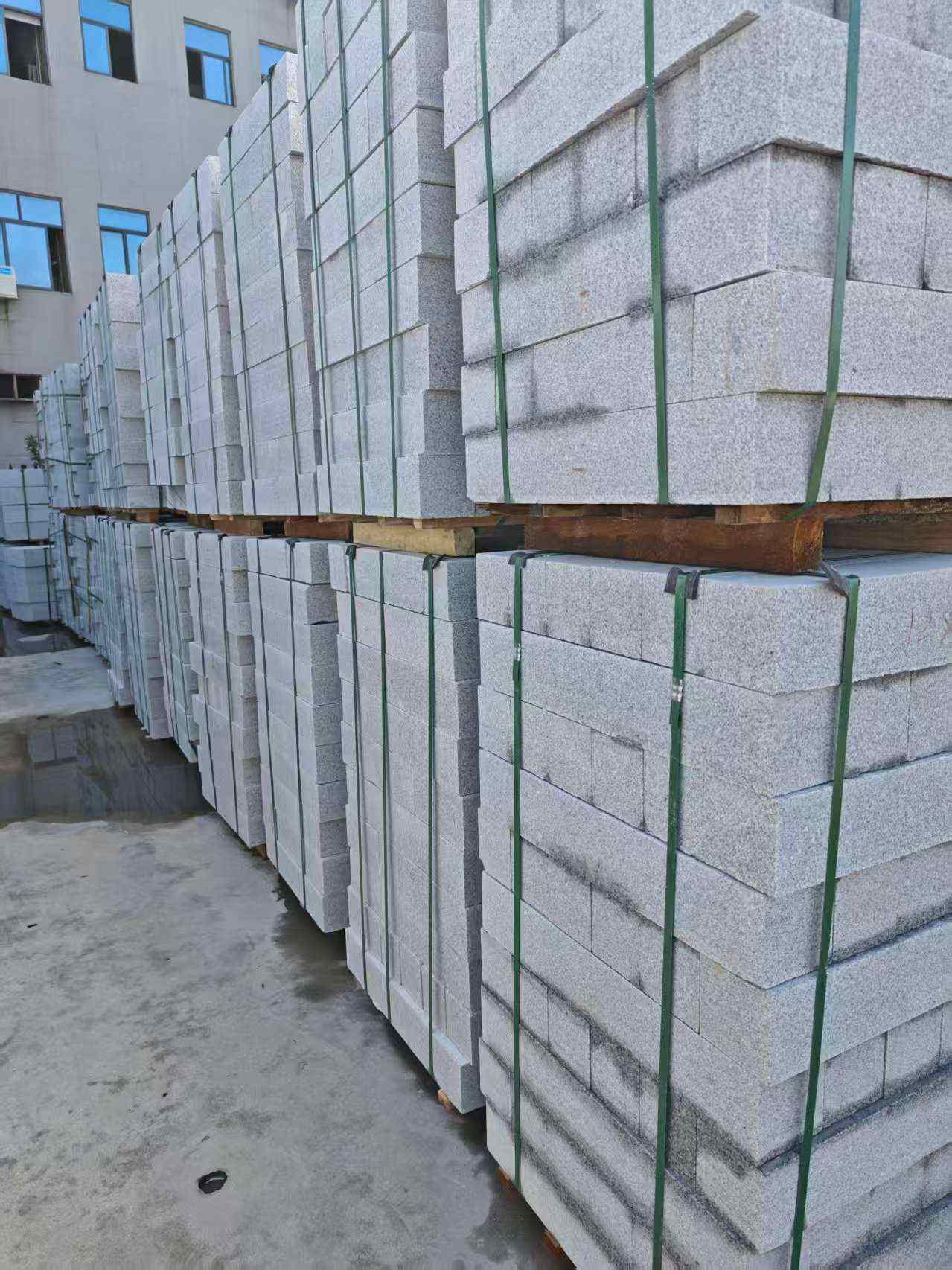 天水芝麻白路牙石，路侧石